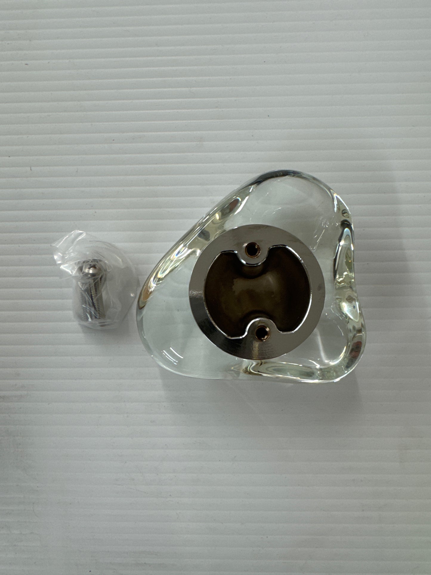 Landshapes Triangular cabinet knob